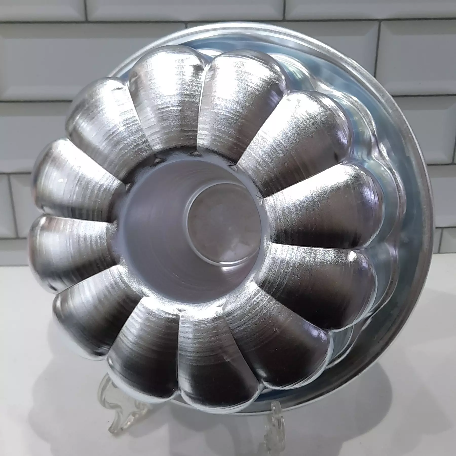 قالب آلومینیومی شیفون دار طرح 7006 قطر 20 سانت ارتفاع 10 سانت (مخصوص کیک و دسر)